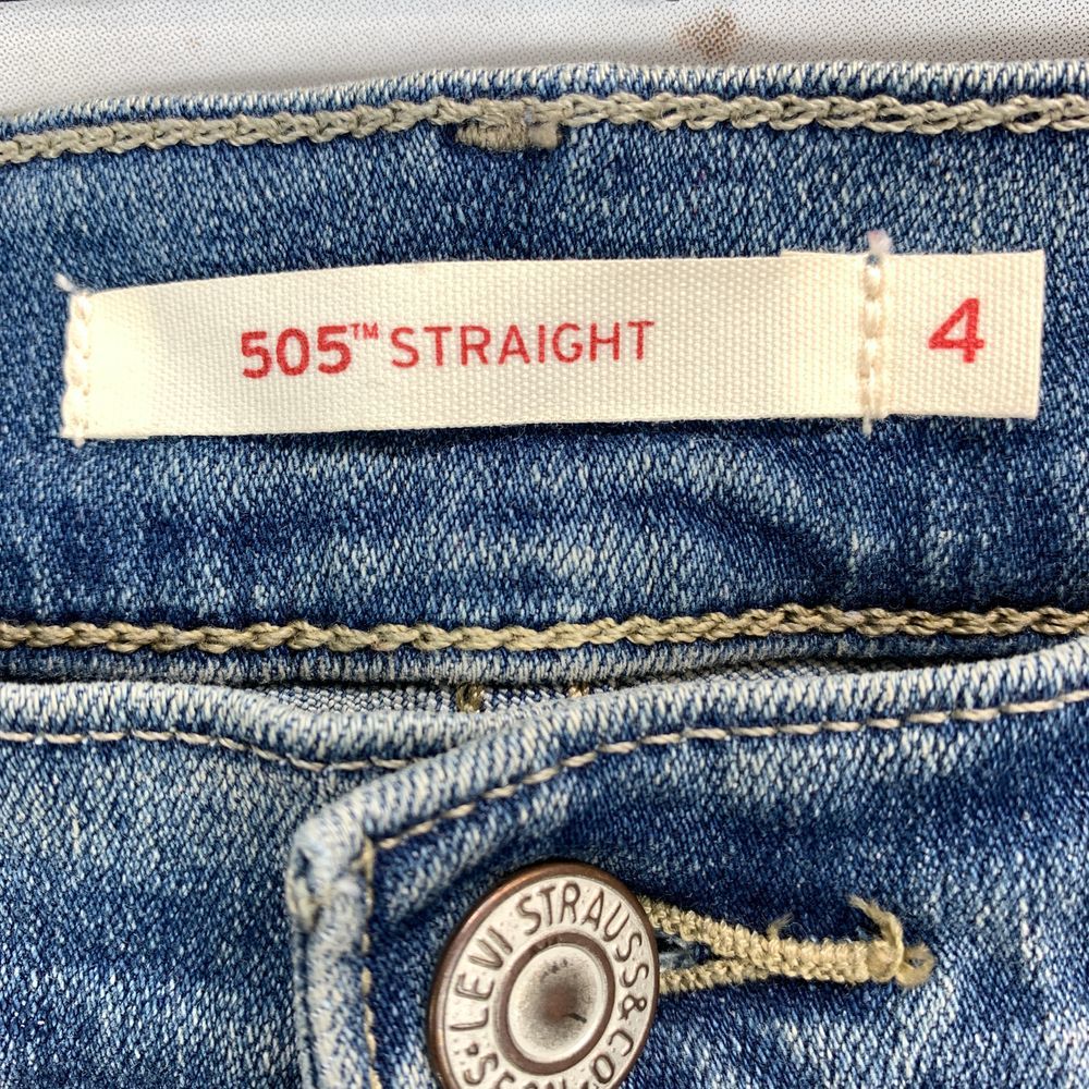 Levi's Women's Straight 505 Jeans - Picture 3 of 5
